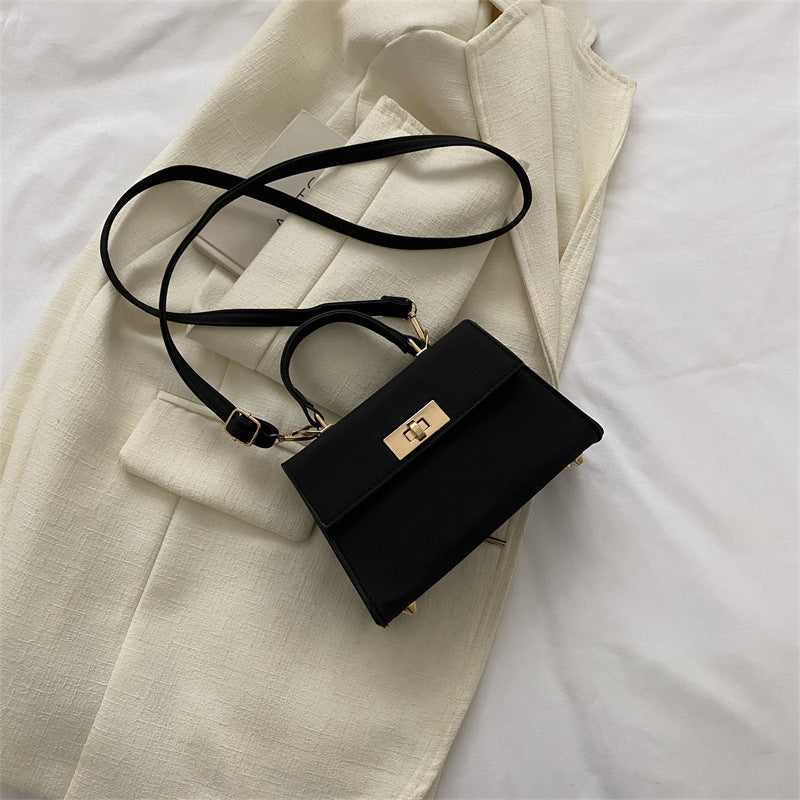 Fashionable Western Style Portable Crossbody Bag